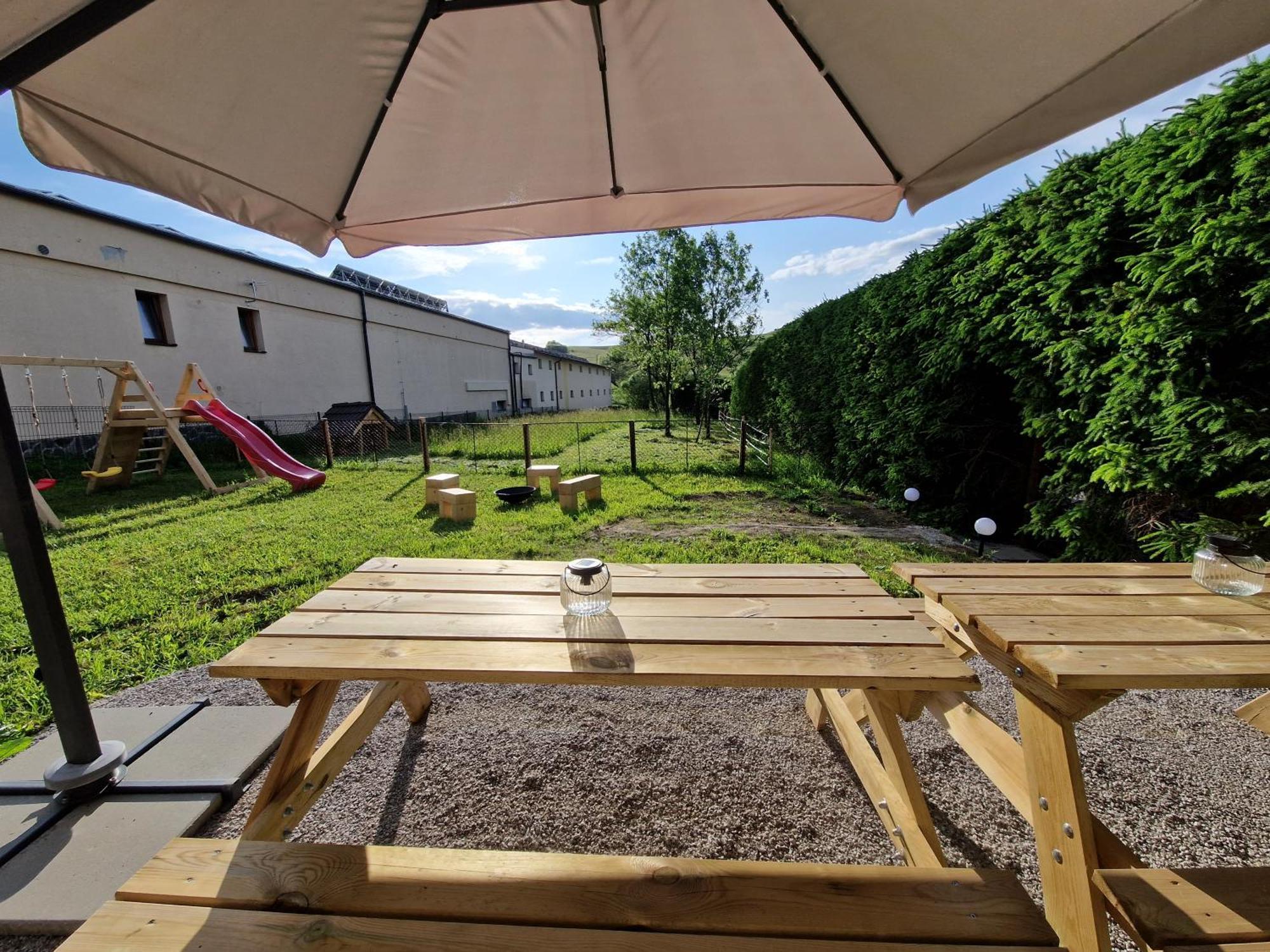 Apartmány LAMA Malatiny Kültér fotó